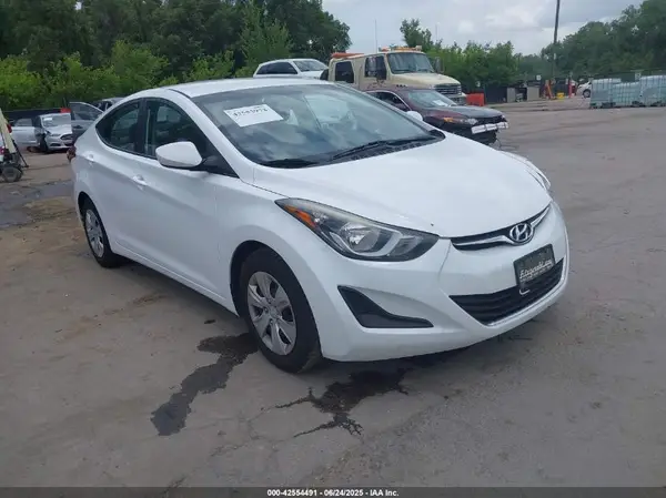 5NPDH4AE3GH745592 2016 HYUNDAI ELANTRA - Image 1