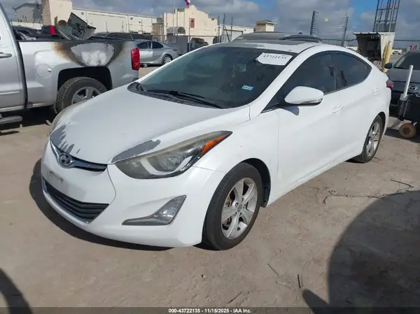 5NPDH4AE3GH745964 2016 HYUNDAI ELANTRA - Image 2