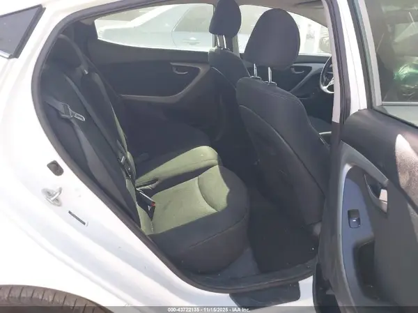 5NPDH4AE3GH745964 2016 HYUNDAI ELANTRA - Image 8