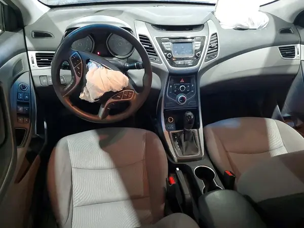 5NPDH4AE3GH746791 2016 HYUNDAI ELANTRA - Image 8