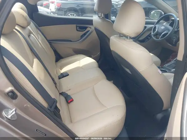 5NPDH4AE3GH746936 2016 HYUNDAI ELANTRA - Image 8