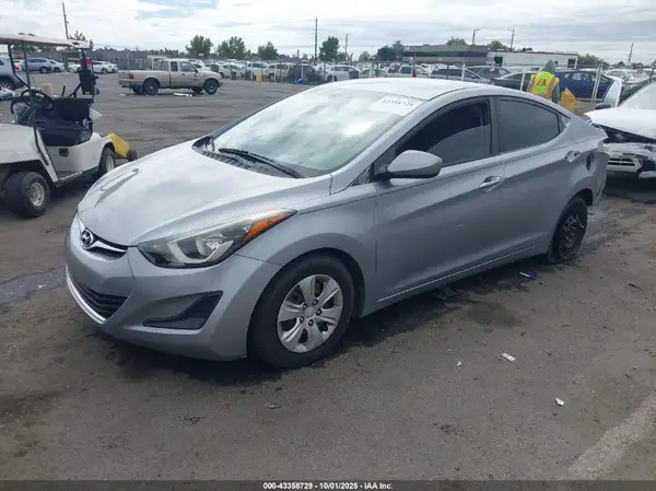 5NPDH4AE3GH747410 2016 HYUNDAI ELANTRA - Image 2