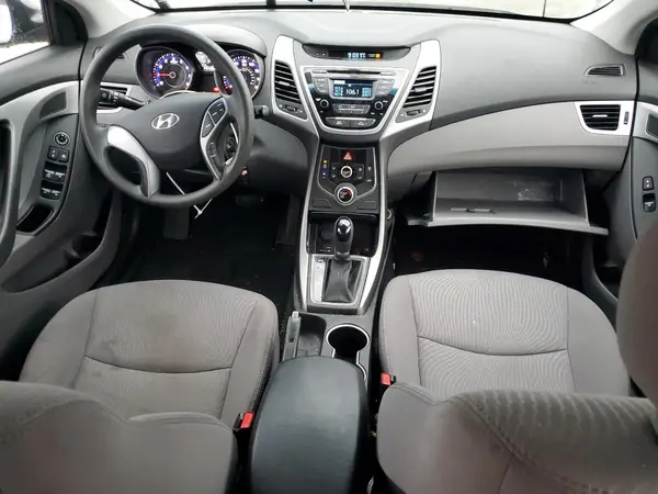 5NPDH4AE3GH748184 2016 HYUNDAI ELANTRA - Image 8