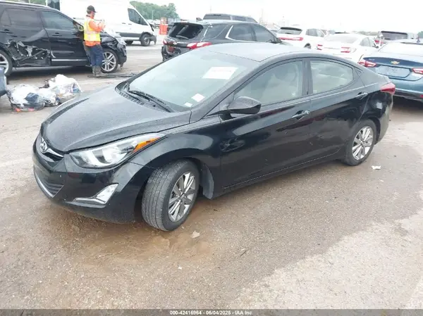 5NPDH4AE3GH748704 2016 HYUNDAI ELANTRA - Image 2