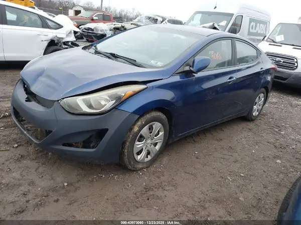 5NPDH4AE3GH749657 2016 HYUNDAI ELANTRA - Image 2