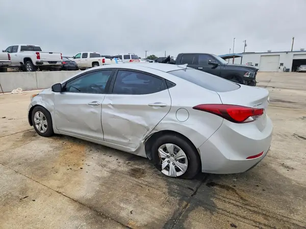 5NPDH4AE3GH750646 2016 HYUNDAI ELANTRA - Image 2