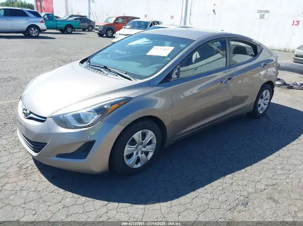 5NPDH4AE3GH752395 2016 HYUNDAI ELANTRA - Image 2
