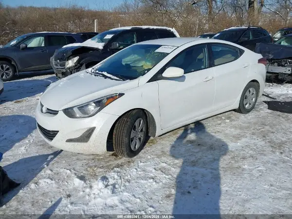 5NPDH4AE3GH752719 2016 HYUNDAI ELANTRA - Image 2