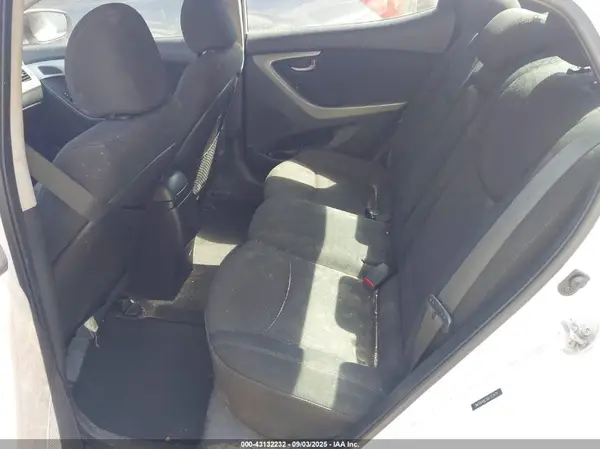 5NPDH4AE3GH753479 2016 HYUNDAI ELANTRA - Image 8