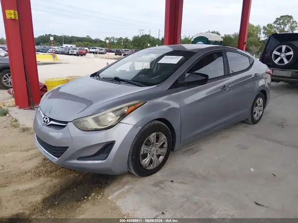 5NPDH4AE3GH754373 2016 HYUNDAI ELANTRA - Image 2