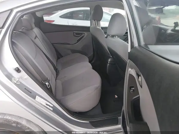 5NPDH4AE3GH754373 2016 HYUNDAI ELANTRA - Image 8