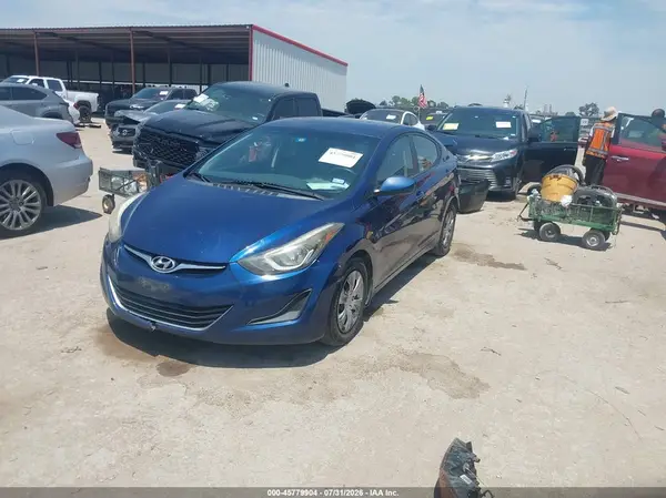 5NPDH4AE3GH755619 2016 HYUNDAI ELANTRA - Image 2