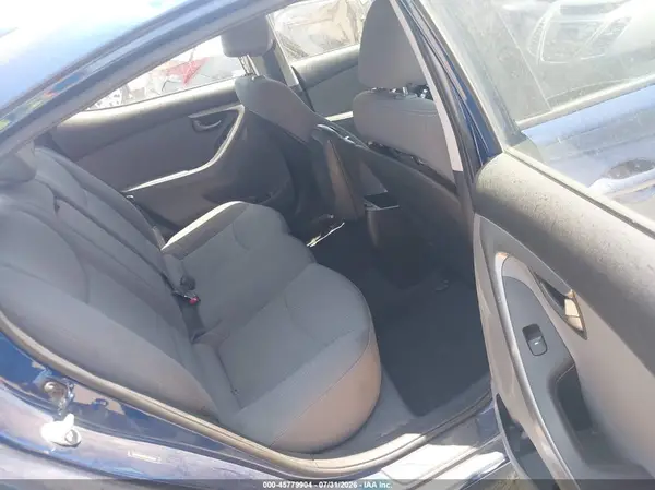 5NPDH4AE3GH755619 2016 HYUNDAI ELANTRA - Image 8
