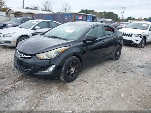 5NPDH4AE3GH755703 2016 HYUNDAI ELANTRA - Image 2