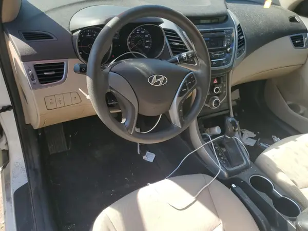 5NPDH4AE3GH755751 2016 HYUNDAI ELANTRA - Image 8