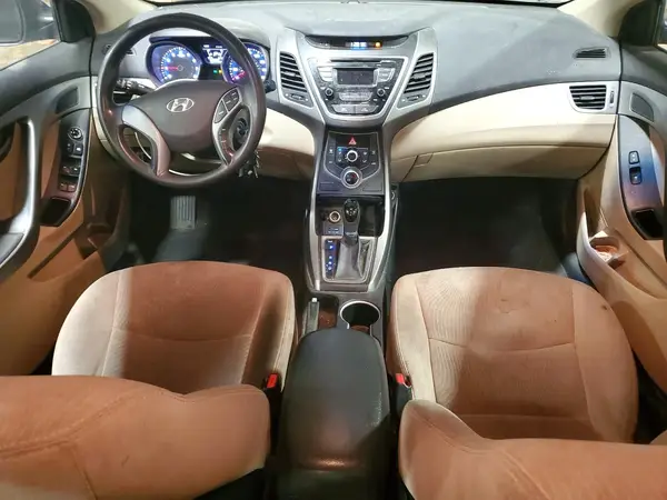 5NPDH4AE3GH757208 2016 HYUNDAI ELANTRA - Image 8