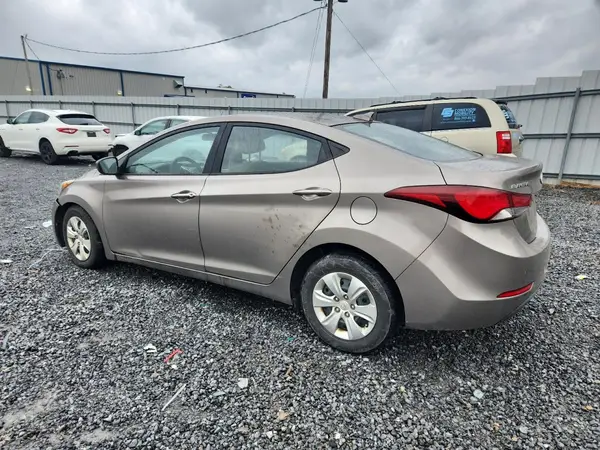 5NPDH4AE3GH758228 2016 HYUNDAI ELANTRA - Image 2