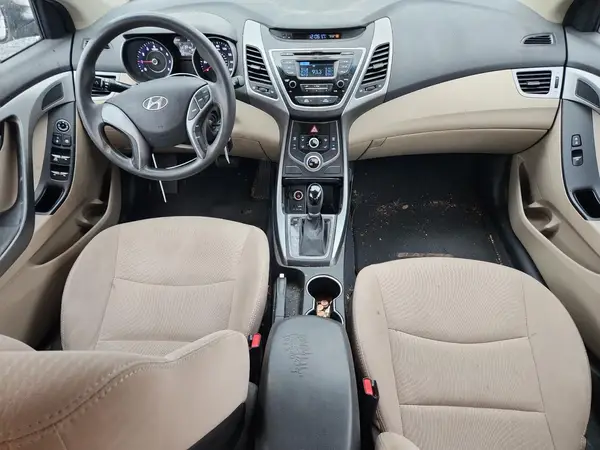 5NPDH4AE3GH758228 2016 HYUNDAI ELANTRA - Image 8