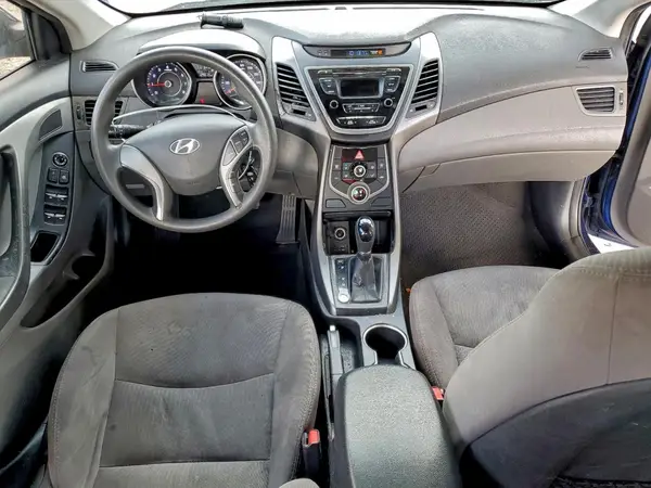 5NPDH4AE3GH758827 2016 HYUNDAI ELANTRA - Image 8