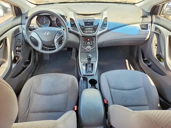 5NPDH4AE3GH758911 2016 HYUNDAI ELANTRA - Image 8