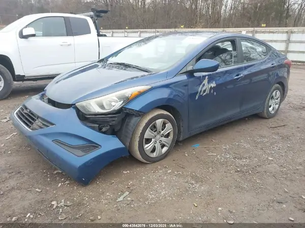 5NPDH4AE3GH763607 2016 HYUNDAI ELANTRA - Image 2