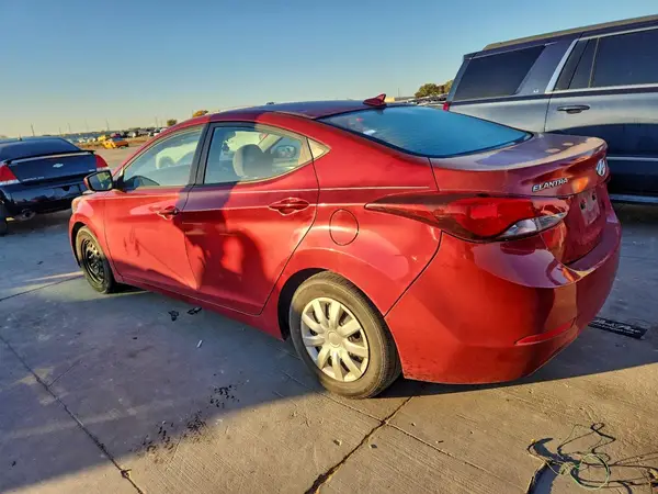 5NPDH4AE3GH764613 2016 HYUNDAI ELANTRA - Image 2