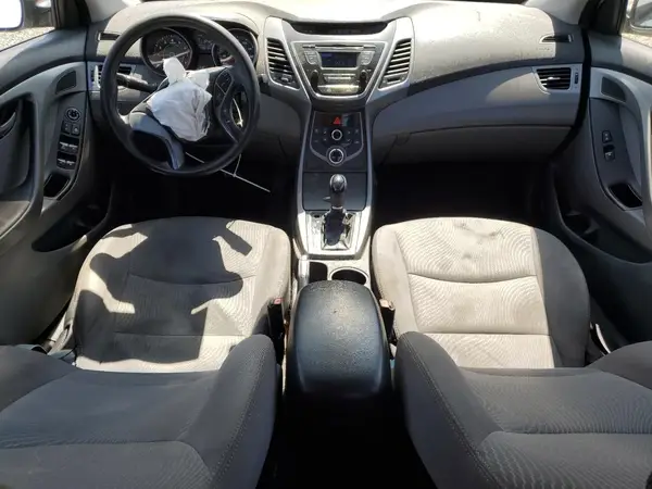 5NPDH4AE3GH765227 2016 HYUNDAI ELANTRA - Image 8