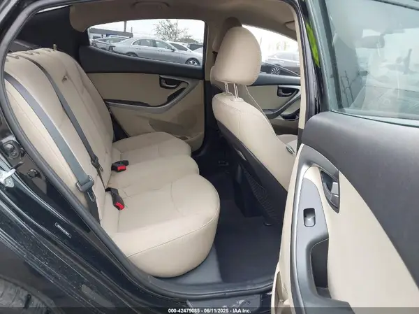 5NPDH4AE3GH766071 2016 HYUNDAI ELANTRA - Image 8