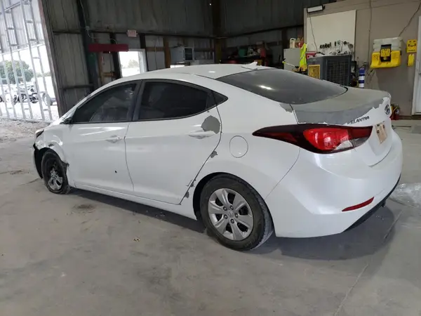 5NPDH4AE3GH766572 2016 HYUNDAI ELANTRA - Image 2