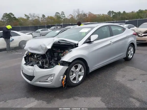 5NPDH4AE3GH767625 2016 HYUNDAI ELANTRA - Image 2