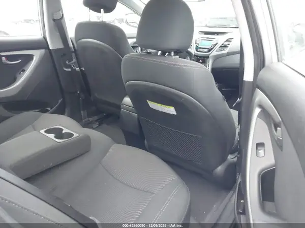 5NPDH4AE3GH767625 2016 HYUNDAI ELANTRA - Image 8