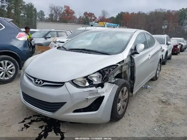5NPDH4AE3GH768628 2016 HYUNDAI ELANTRA - Image 2