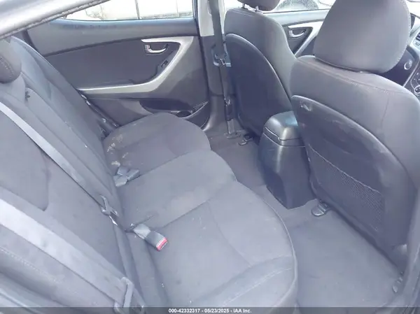 5NPDH4AE3GH768712 2016 HYUNDAI ELANTRA - Image 8
