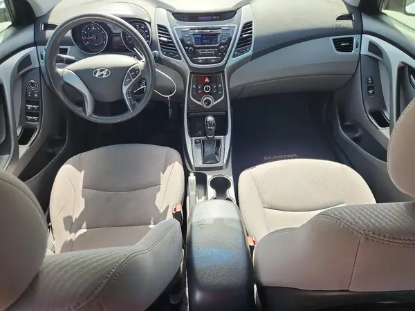 5NPDH4AE3GH769584 2016 HYUNDAI ELANTRA - Image 8