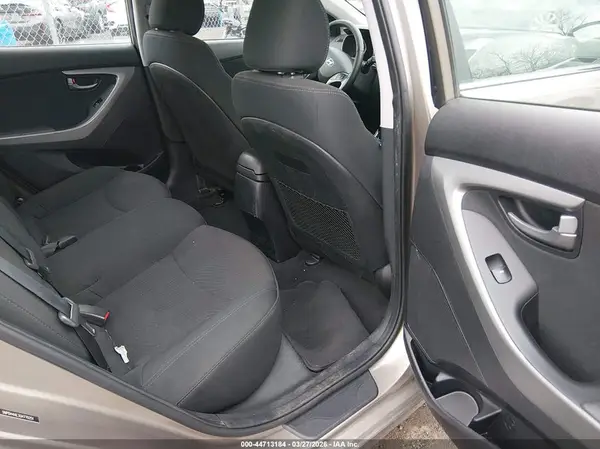 5NPDH4AE3GH770251 2016 HYUNDAI ELANTRA - Image 8