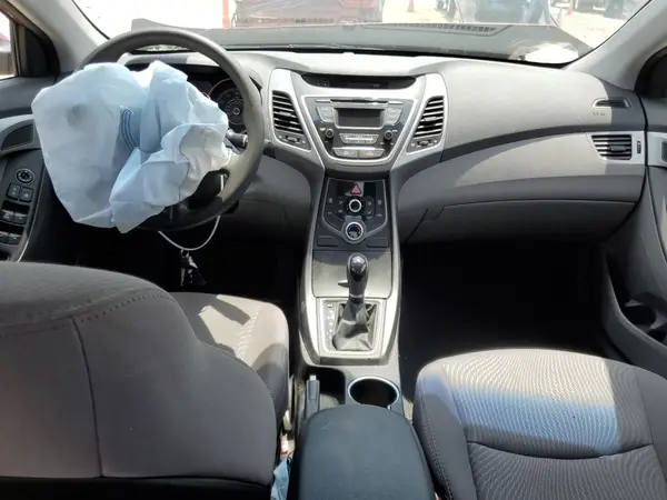 5NPDH4AE3GH771545 2016 HYUNDAI ELANTRA - Image 8