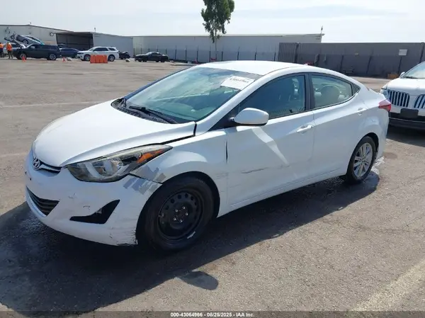 5NPDH4AE3GH772226 2016 HYUNDAI ELANTRA - Image 2