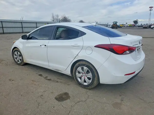 5NPDH4AE3GH775028 2016 HYUNDAI ELANTRA - Image 2
