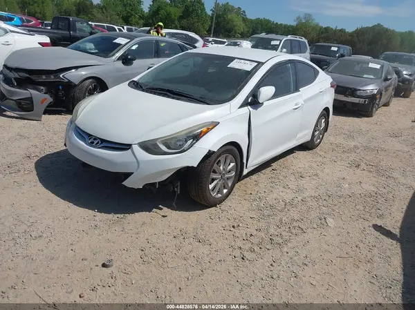 5NPDH4AE3GH775353 2016 HYUNDAI ELANTRA - Image 2
