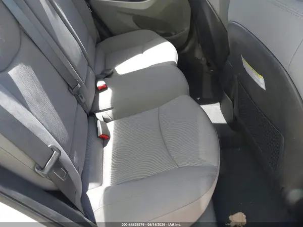 5NPDH4AE3GH775353 2016 HYUNDAI ELANTRA - Image 8