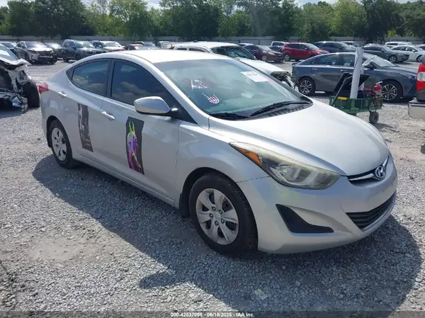 5NPDH4AE3GH777006 2016 HYUNDAI ELANTRA - Image 1