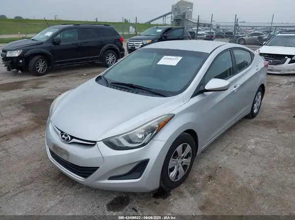5NPDH4AE3GH779791 2016 HYUNDAI ELANTRA - Image 2