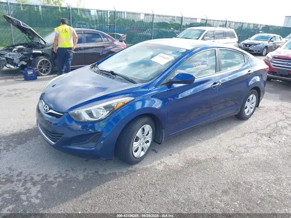 5NPDH4AE3GH781301 2016 HYUNDAI ELANTRA - Image 2