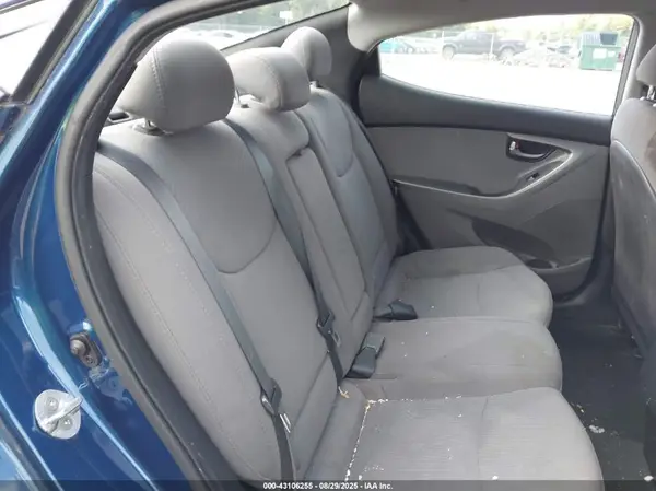 5NPDH4AE3GH781301 2016 HYUNDAI ELANTRA - Image 8