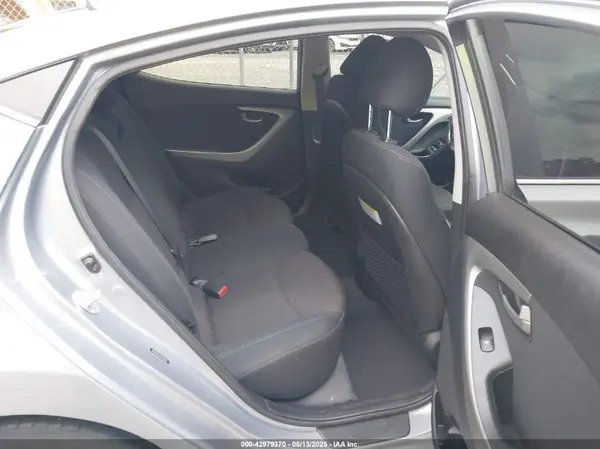 5NPDH4AE3GH783307 2016 HYUNDAI ELANTRA - Image 8