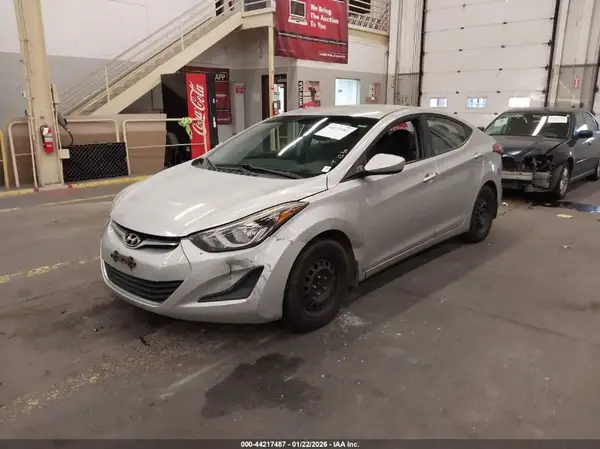 5NPDH4AE3GH784487 2016 HYUNDAI ELANTRA - Image 2