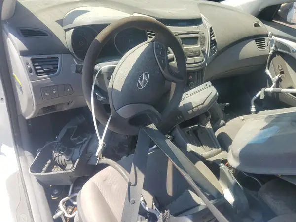 5NPDH4AE3GH787731 2016 HYUNDAI ELANTRA - Image 8