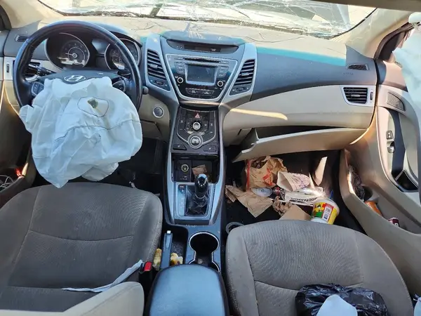 5NPDH4AE3GH788300 2016 HYUNDAI ELANTRA - Image 8