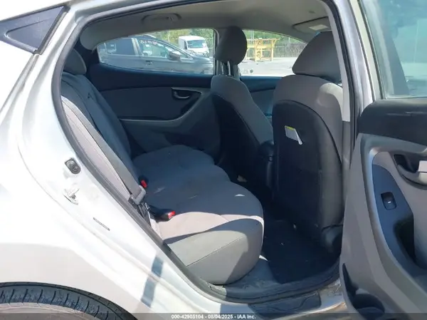 5NPDH4AE3GH788636 2016 HYUNDAI ELANTRA - Image 8