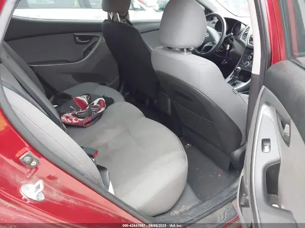 5NPDH4AE3GH789527 2016 HYUNDAI ELANTRA - Image 8